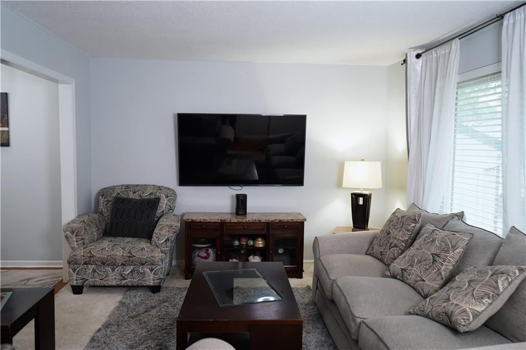 1828 E Mohawk Drive — photo 3