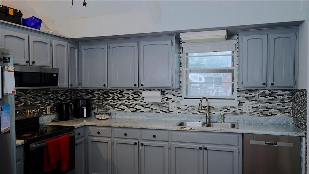 1828 E Mohawk Drive — photo 5