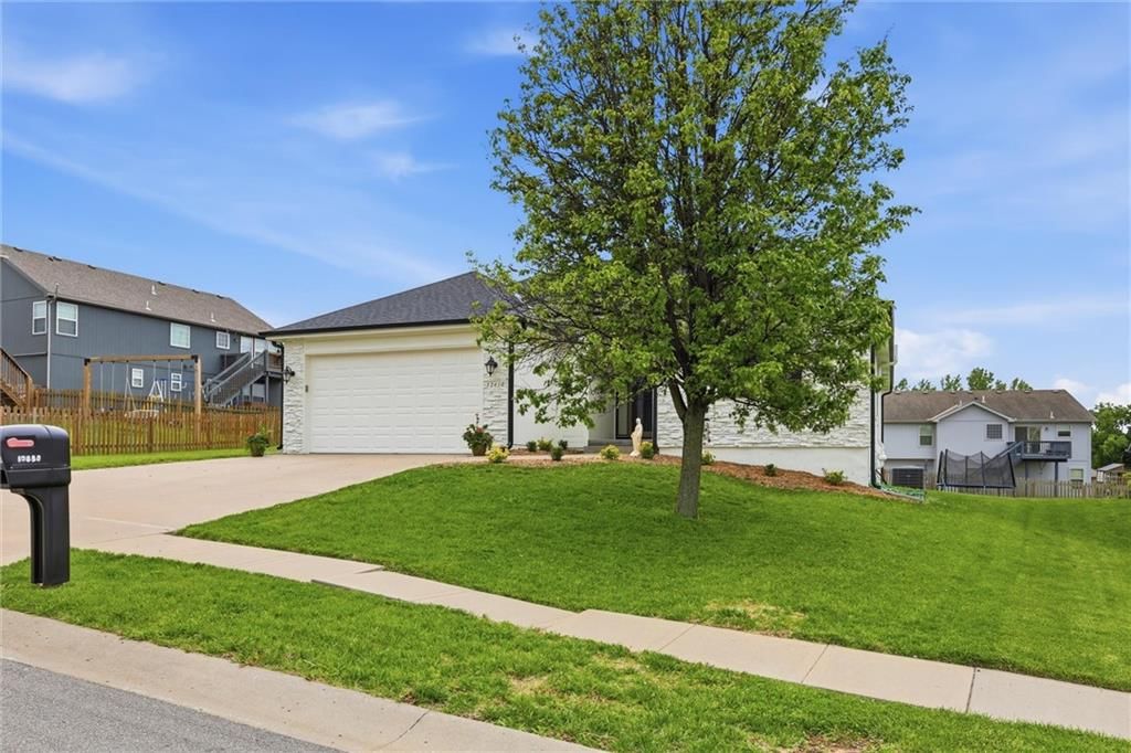 12450 NW Lauren Circle — photo 4