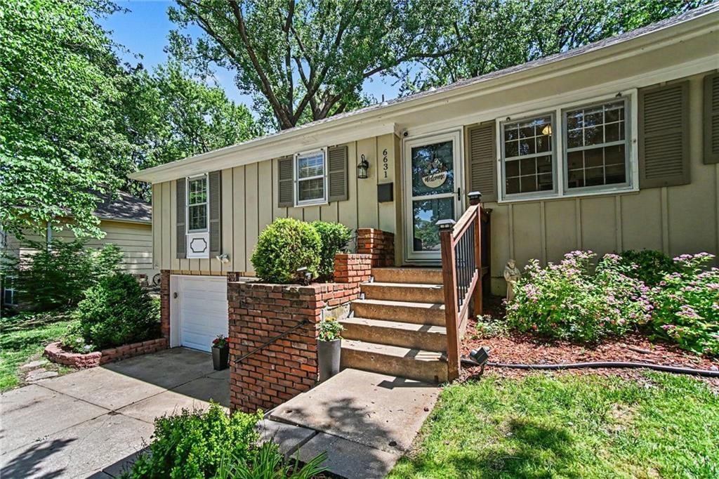 6631 Larsen Lane — photo 4