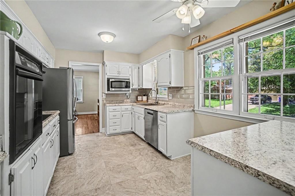 6631 Larsen Lane — photo 13