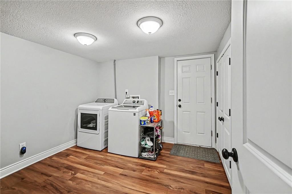 6631 Larsen Lane — photo 25