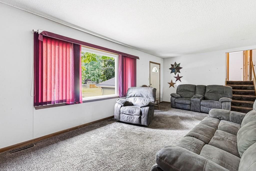 5905 Steven Drive — photo 6