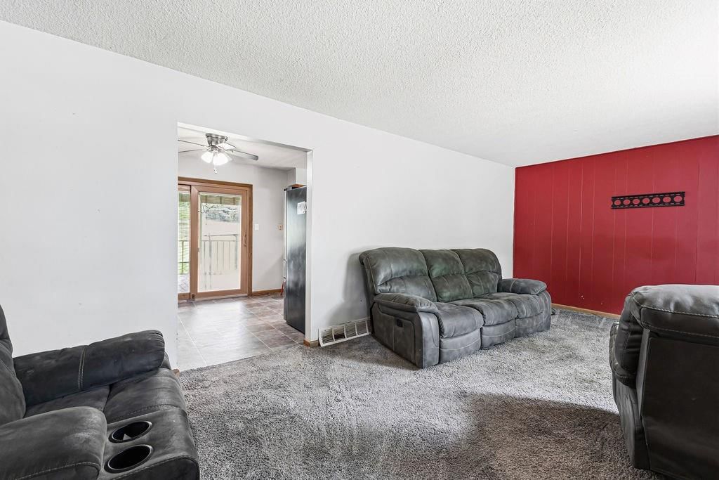 5905 Steven Drive — photo 8