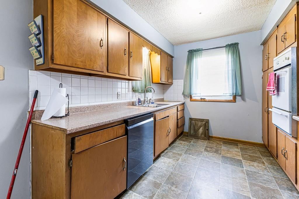 5905 Steven Drive — photo 12