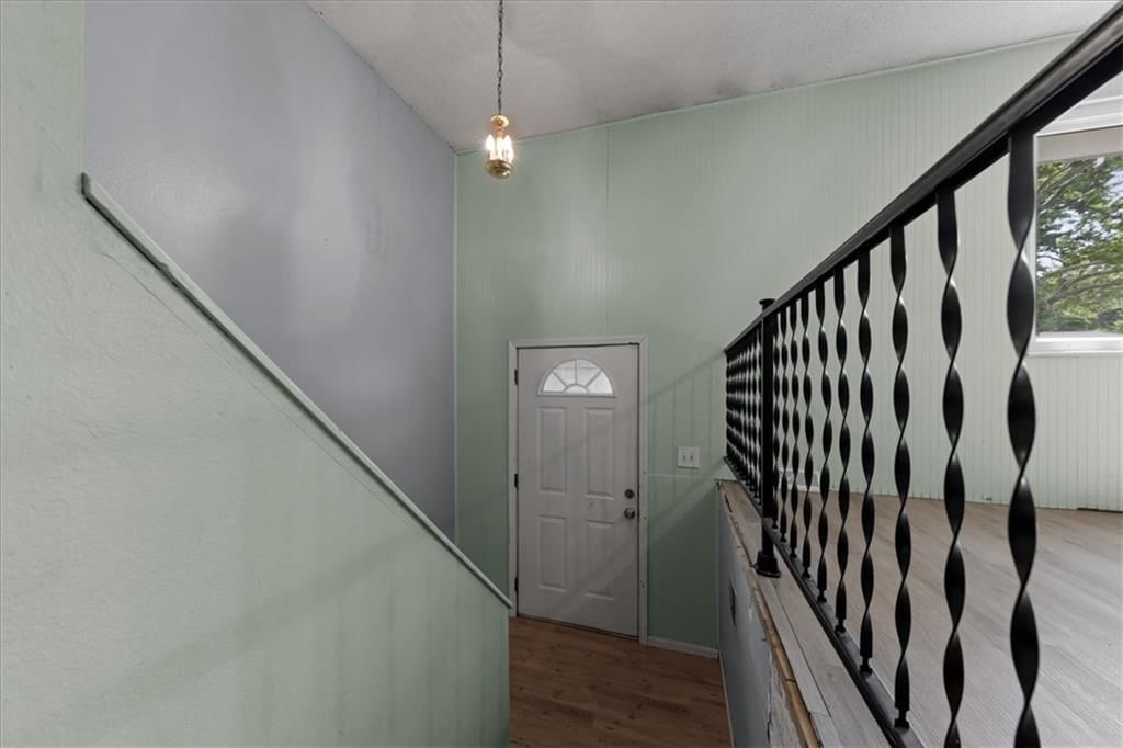 1613 Oak Street — photo 2