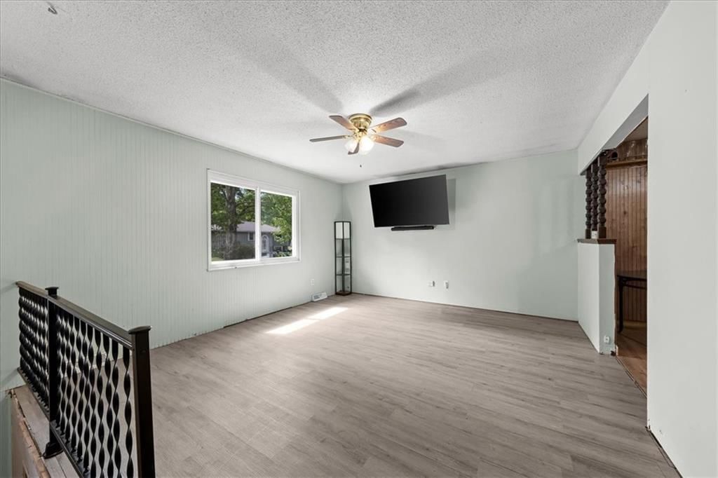 1613 Oak Street — photo 3