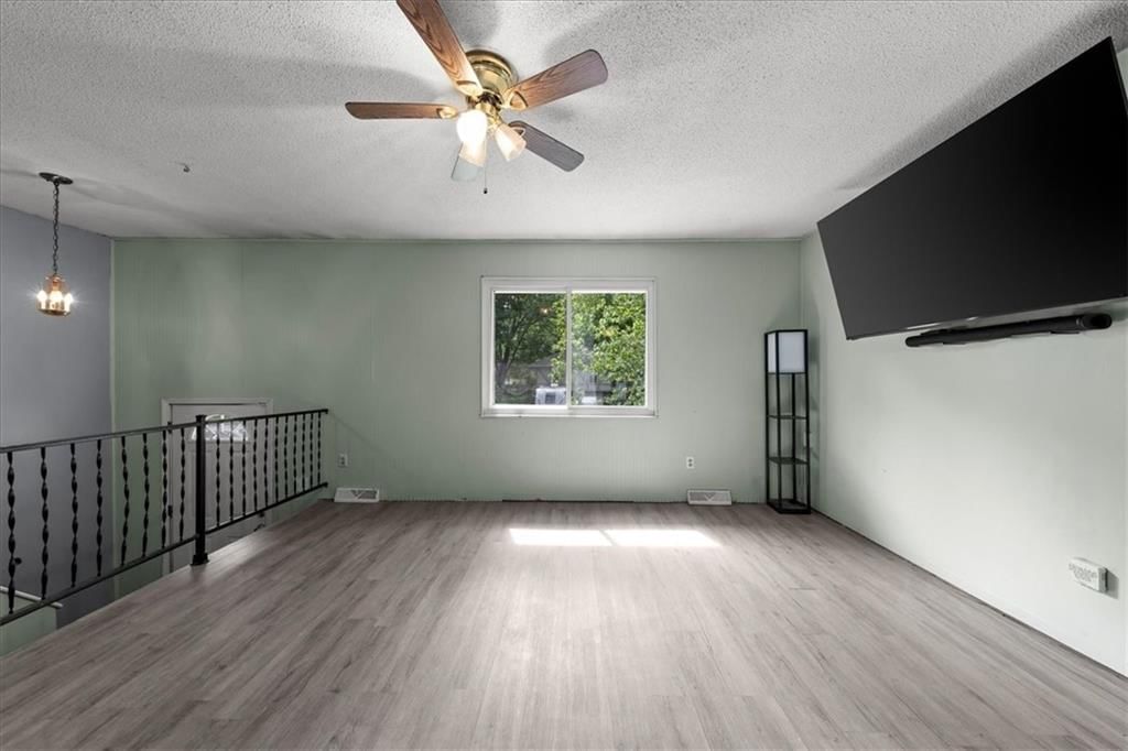 1613 Oak Street — photo 4