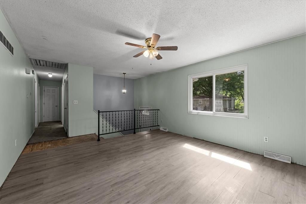 1613 Oak Street — photo 5