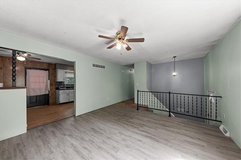 1613 Oak Street — photo 6