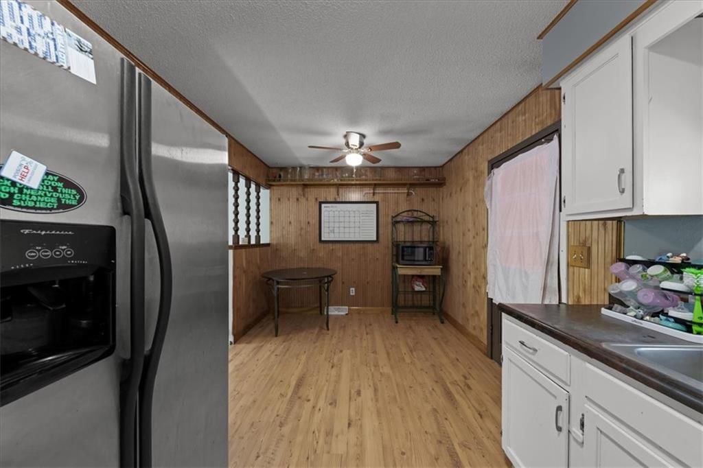 1613 Oak Street — photo 10
