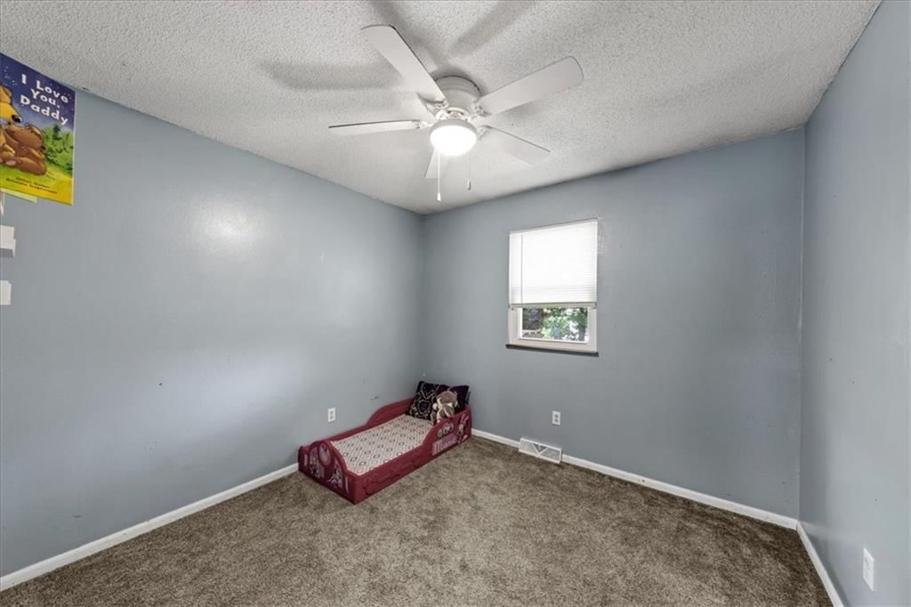 1613 Oak Street — photo 12