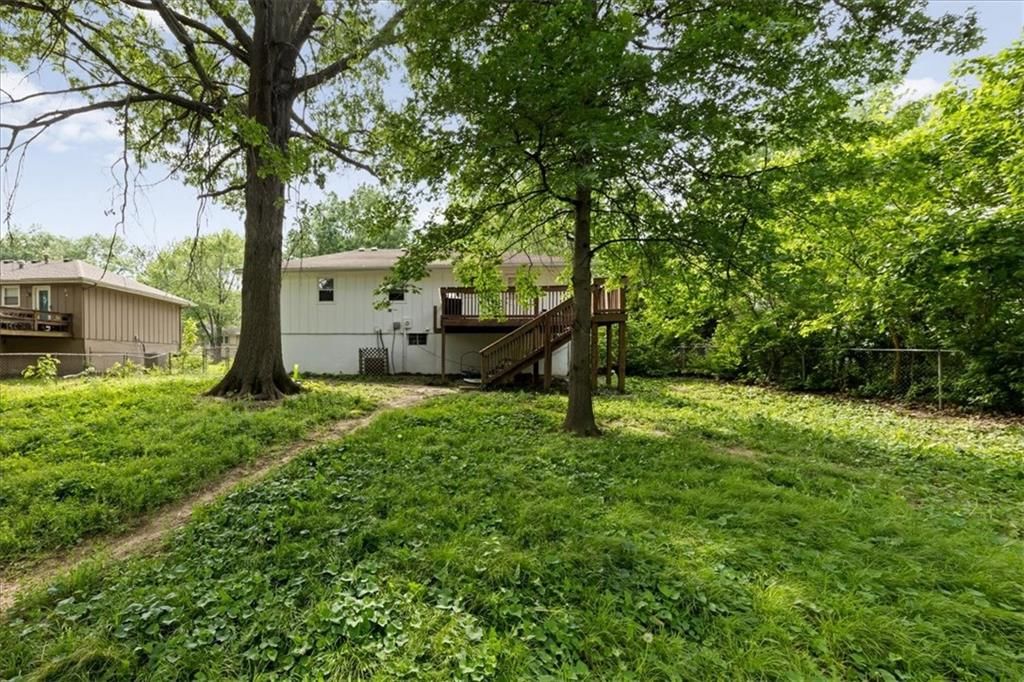 1613 Oak Street — photo 24