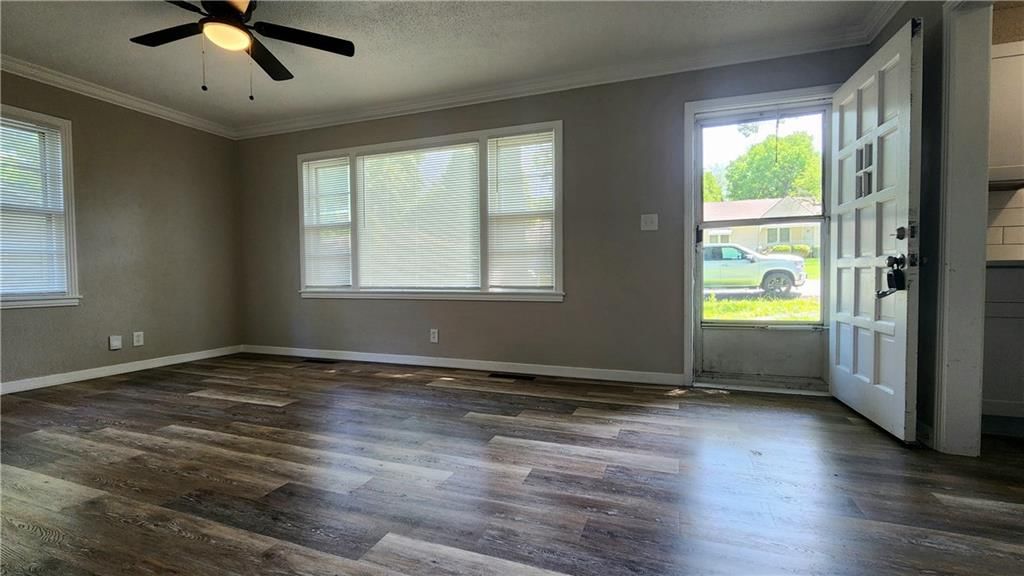 2102 S Claremont Avenue — photo 2