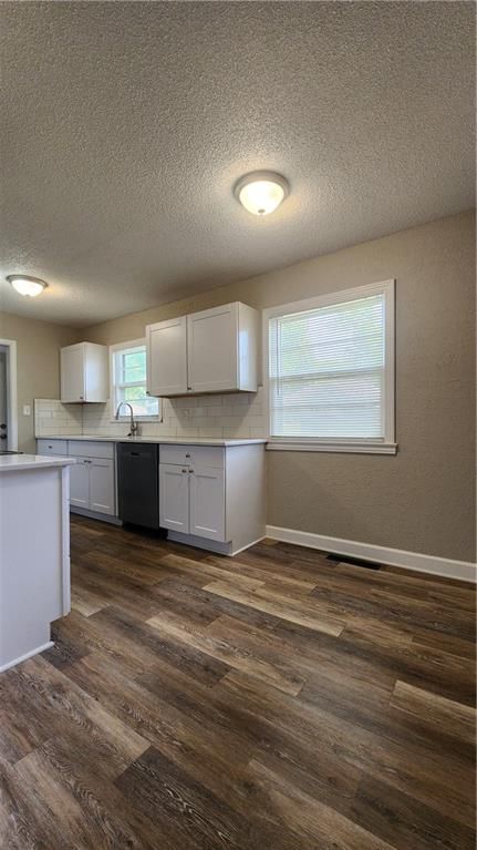 2102 S Claremont Avenue — photo 7