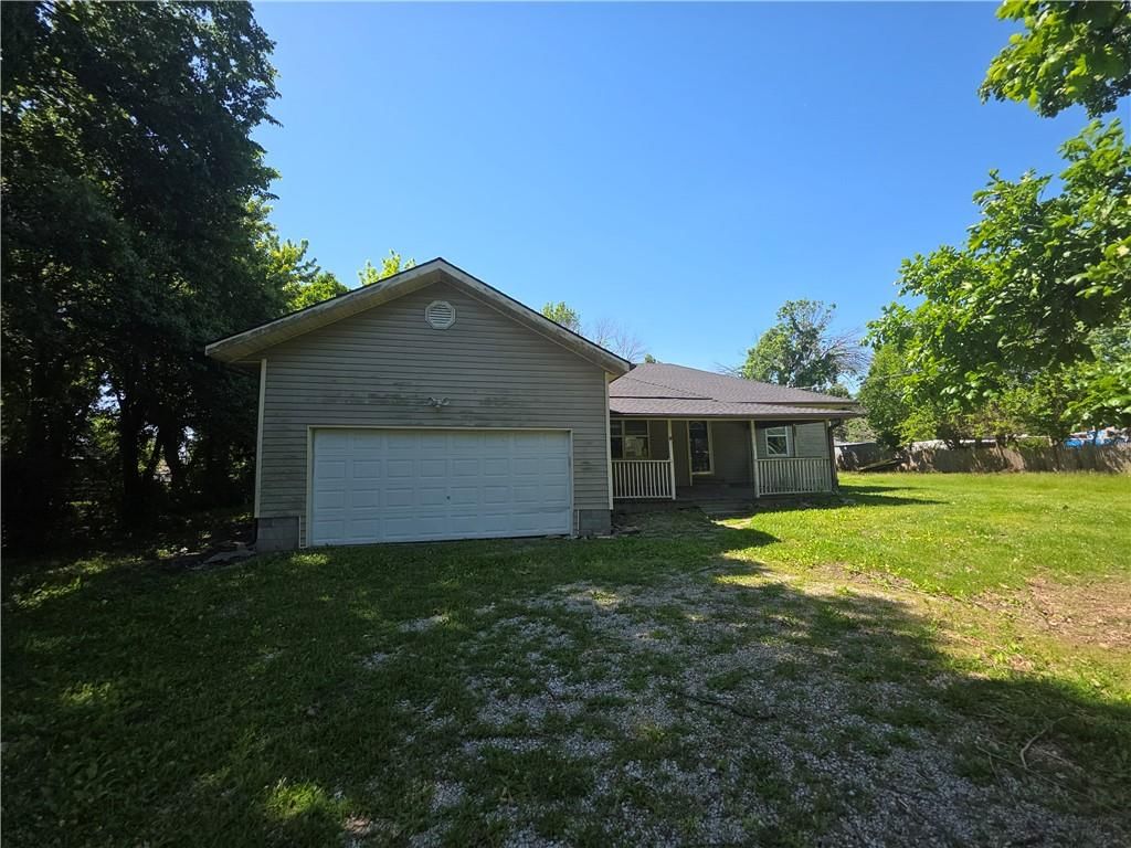 515 E Bungalow Street — photo 16