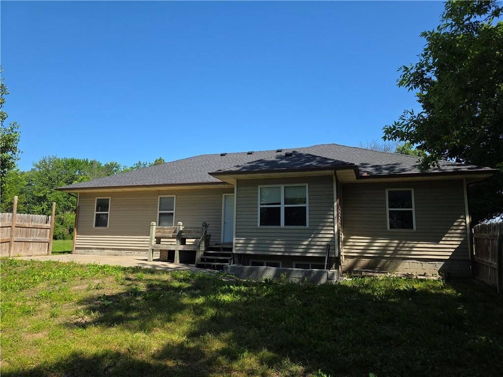 515 E Bungalow Street — photo 18