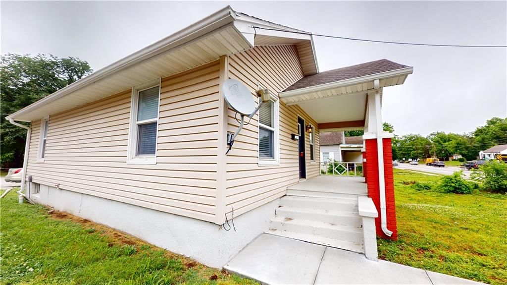 716 W Austin Street — photo 2