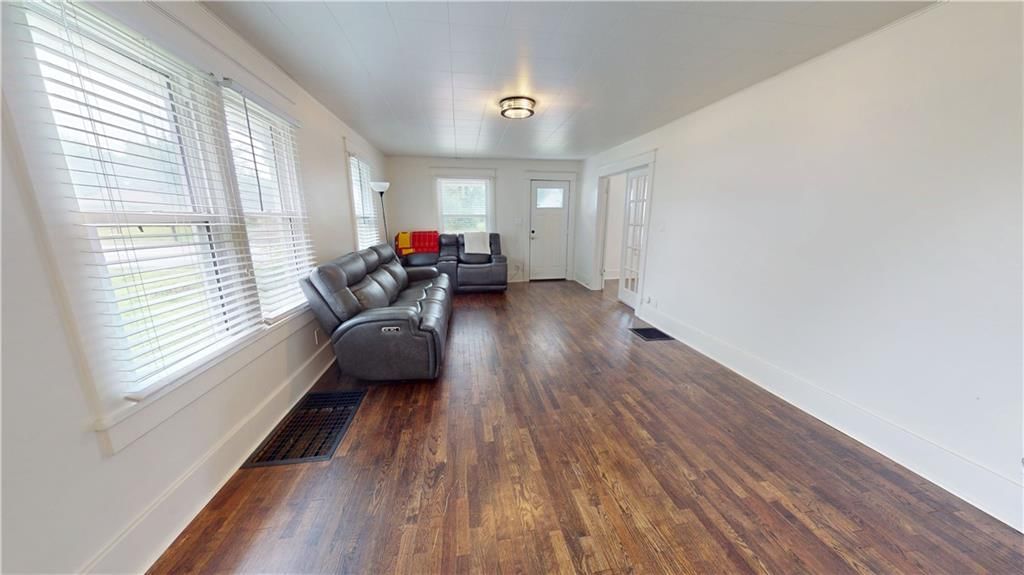 716 W Austin Street — photo 5