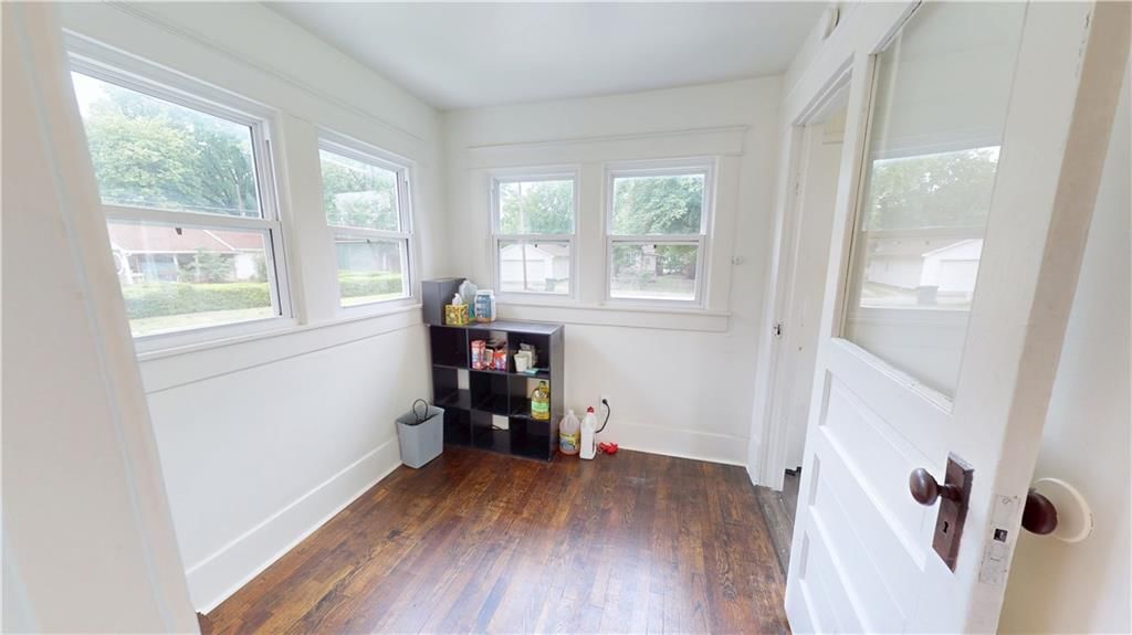716 W Austin Street — photo 9