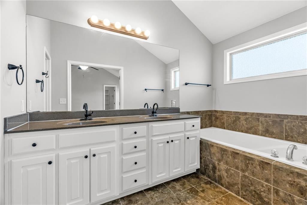 11420 Kimball Avenue — photo 13