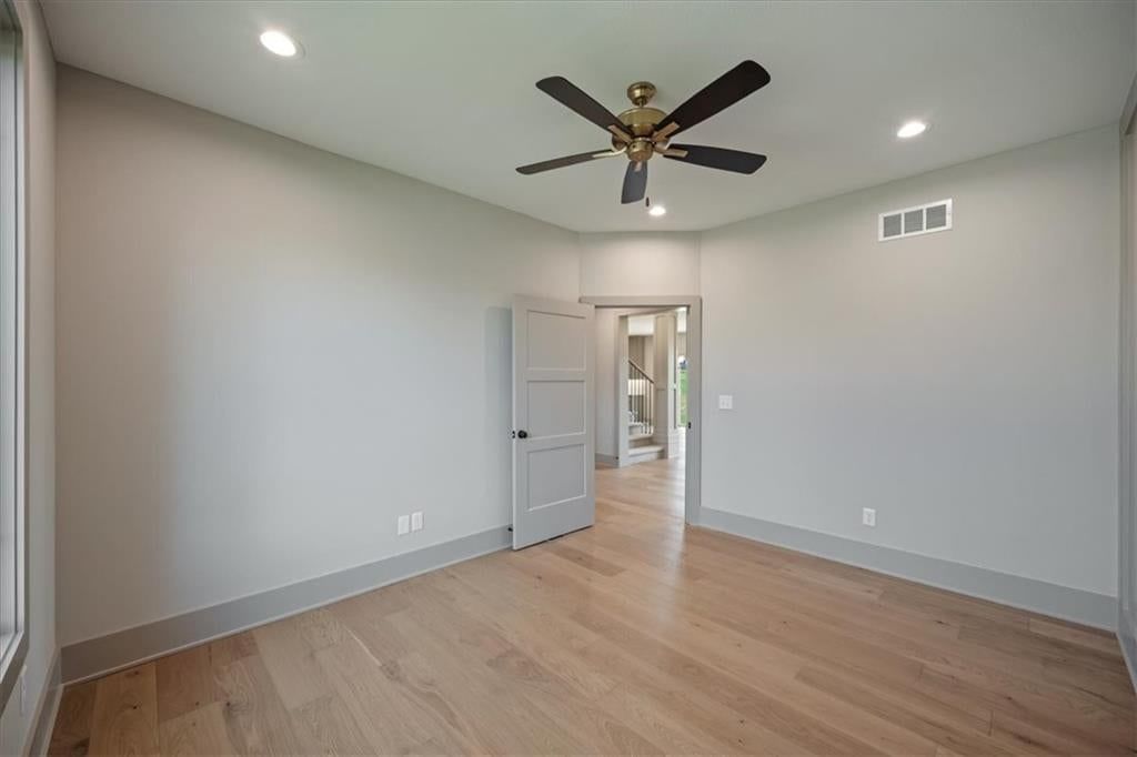 Photo 6 of 41 - 706 NE Lone Hill Drive, Lee's Summit, MO 64064