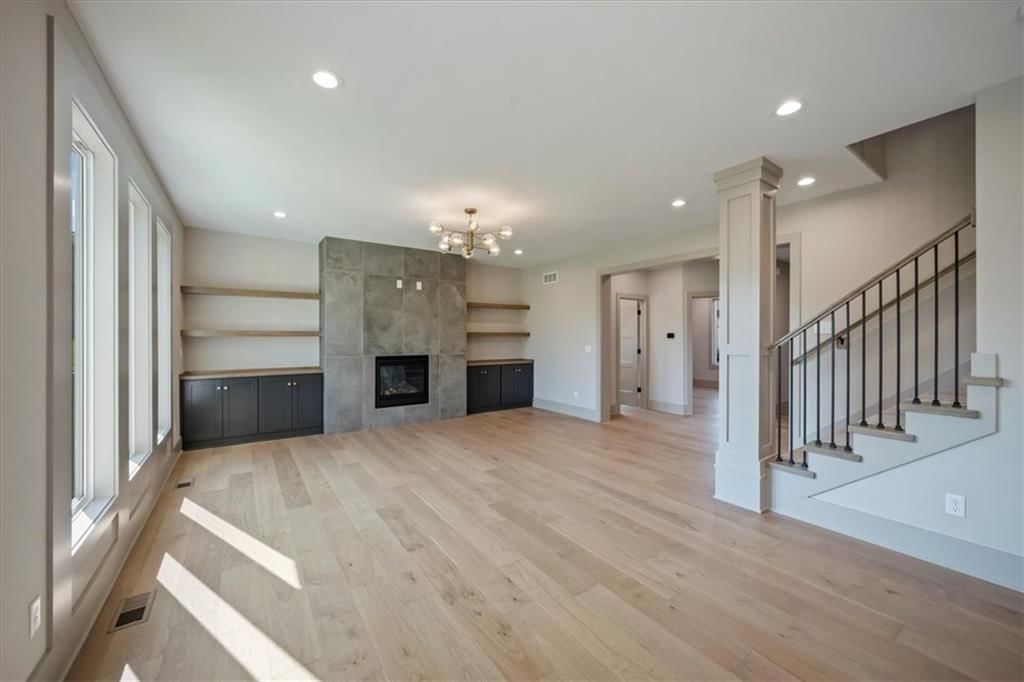 Photo 10 of 41 - 706 NE Lone Hill Drive, Lee's Summit, MO 64064