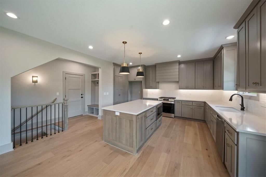Photo 16 of 41 - 706 NE Lone Hill Drive, Lee's Summit, MO 64064