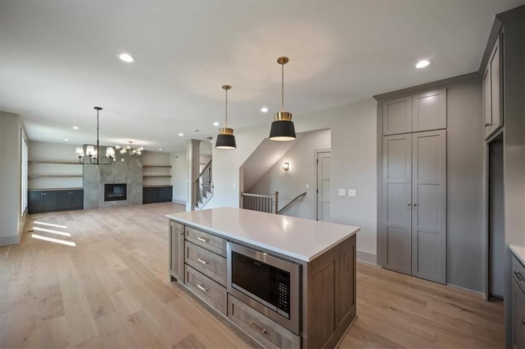Photo 17 of 41 - 706 NE Lone Hill Drive, Lee's Summit, MO 64064