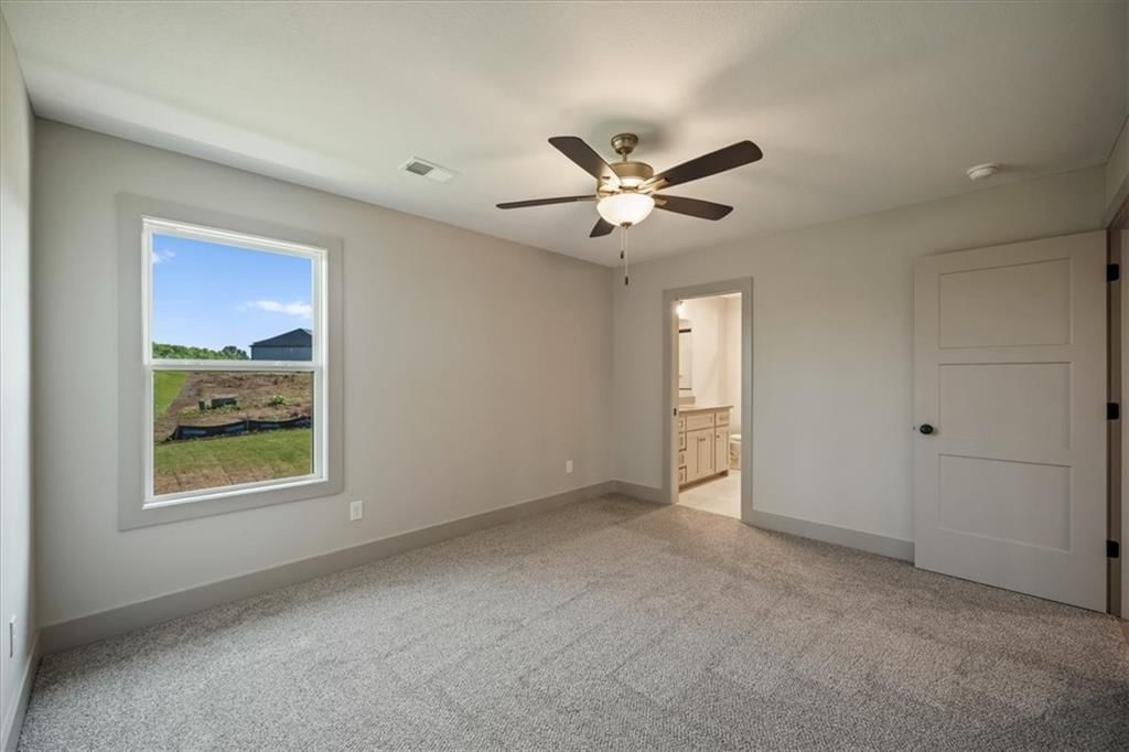 Photo 31 of 41 - 706 NE Lone Hill Drive, Lee's Summit, MO 64064