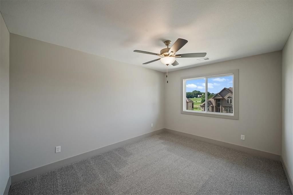 Photo 33 of 41 - 706 NE Lone Hill Drive, Lee's Summit, MO 64064