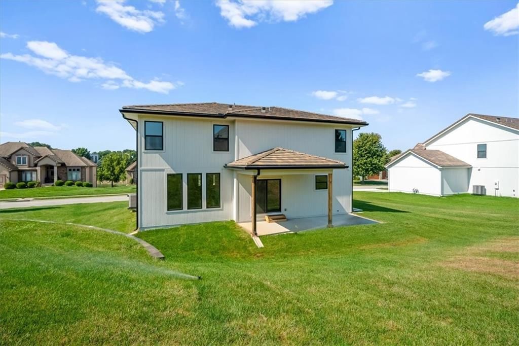 Photo 39 of 41 - 706 NE Lone Hill Drive, Lee's Summit, MO 64064