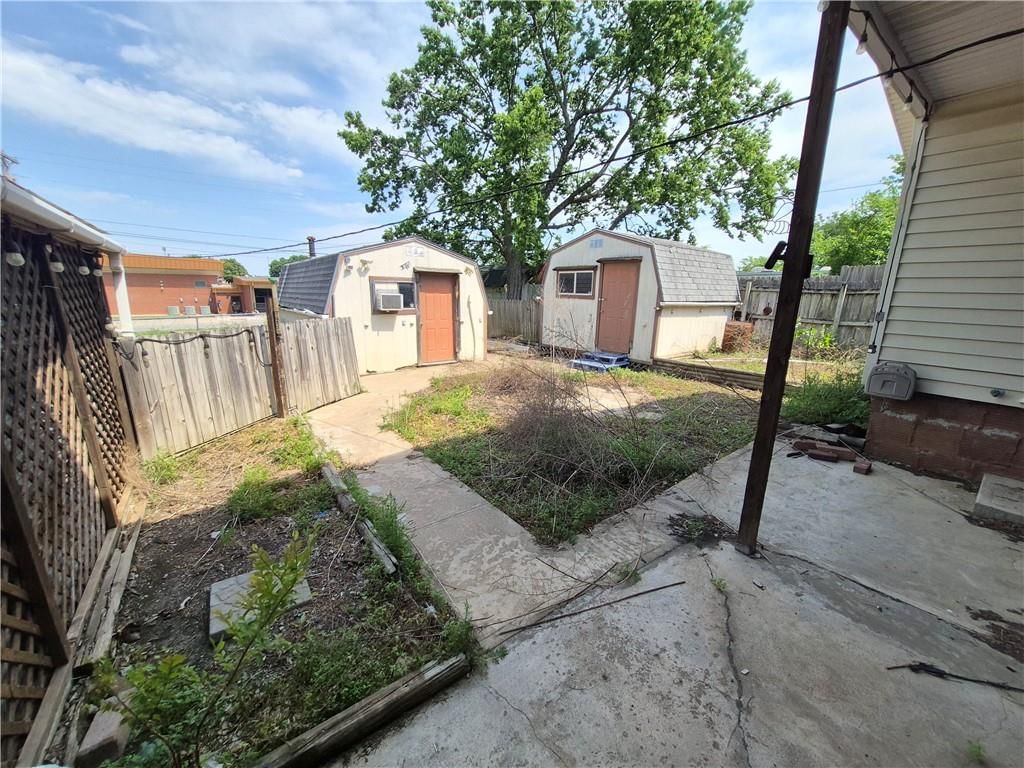 208 S 8th Street — photo 16