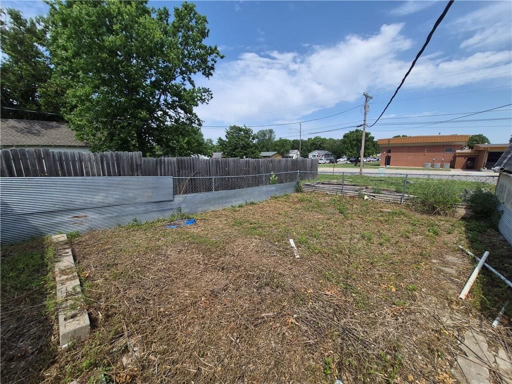 208 S 8th Street — photo 19