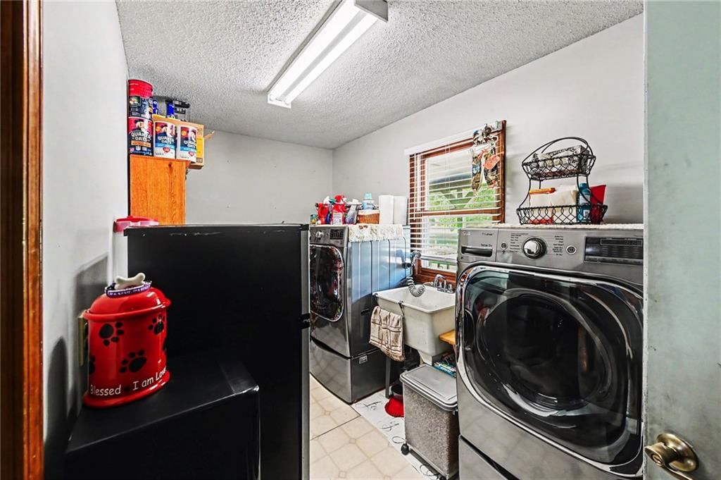 1301 W 8th Street — photo 32
