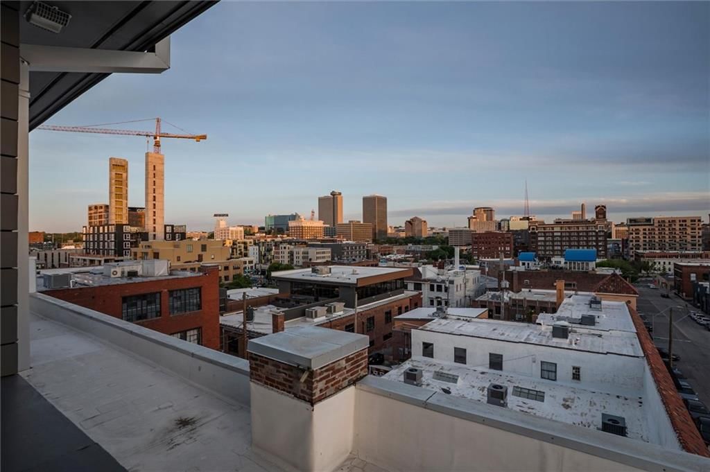 1803 Wyandotte Street — photo 35