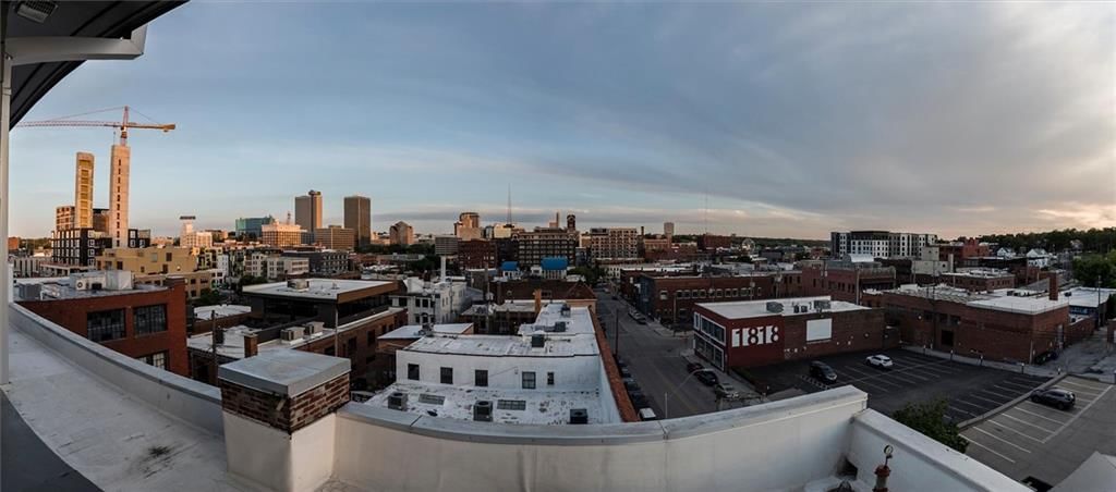 1803 Wyandotte Street — photo 37