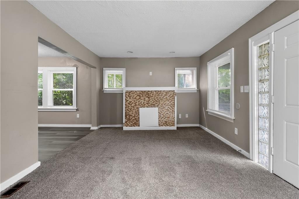 Photo 6 of 30 - 8309 E Gregory Boulevard, Kansas City, MO 64131