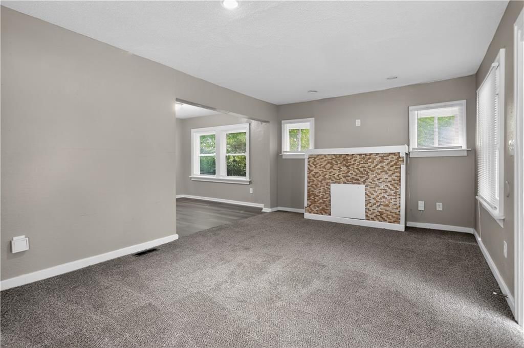 Photo 7 of 30 - 8309 E Gregory Boulevard, Kansas City, MO 64131