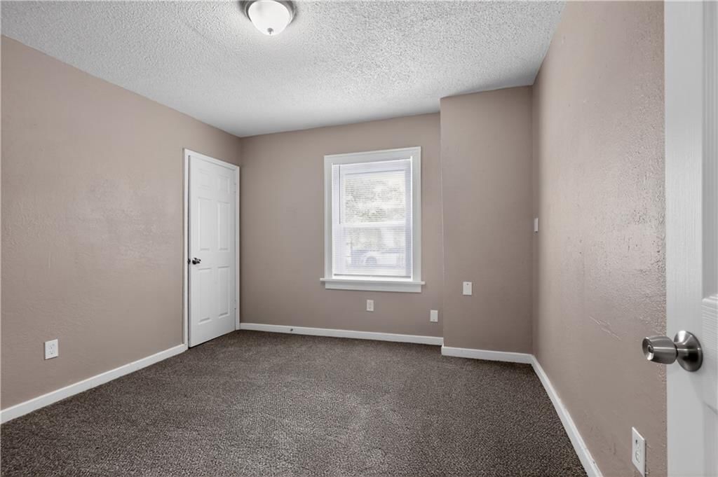 Photo 17 of 30 - 8309 E Gregory Boulevard, Kansas City, MO 64131