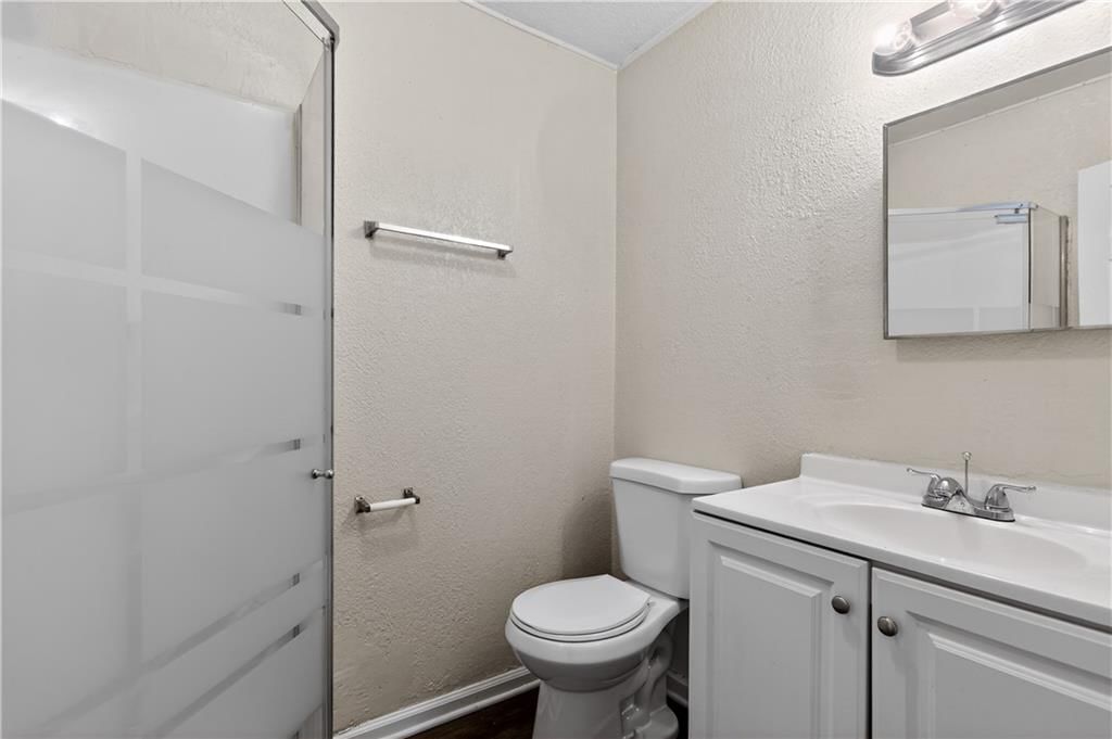 Photo 19 of 30 - 8309 E Gregory Boulevard, Kansas City, MO 64131