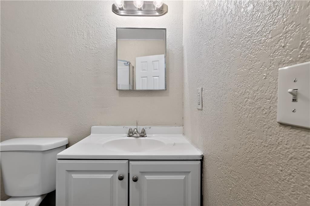 Photo 20 of 30 - 8309 E Gregory Boulevard, Kansas City, MO 64131