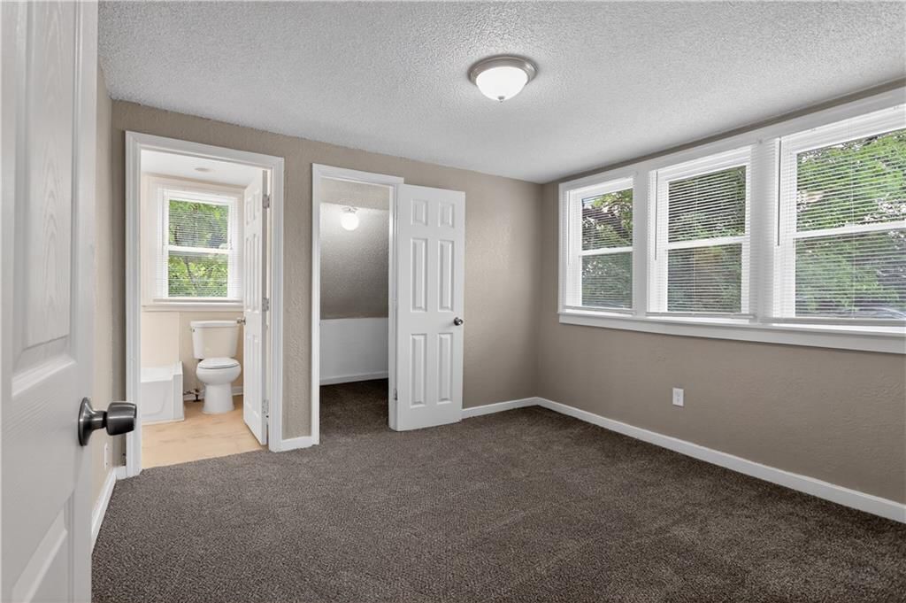 Photo 21 of 30 - 8309 E Gregory Boulevard, Kansas City, MO 64131
