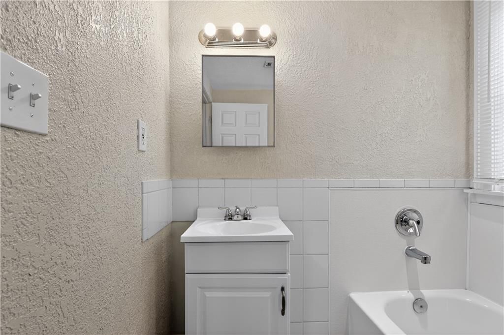 Photo 22 of 30 - 8309 E Gregory Boulevard, Kansas City, MO 64131