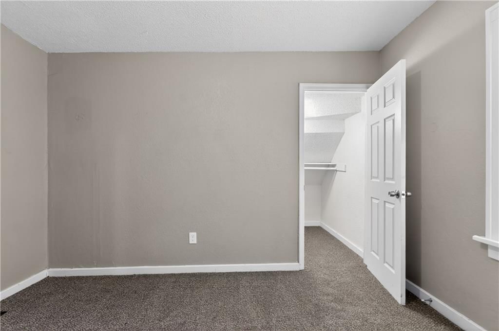 Photo 24 of 30 - 8309 E Gregory Boulevard, Kansas City, MO 64131