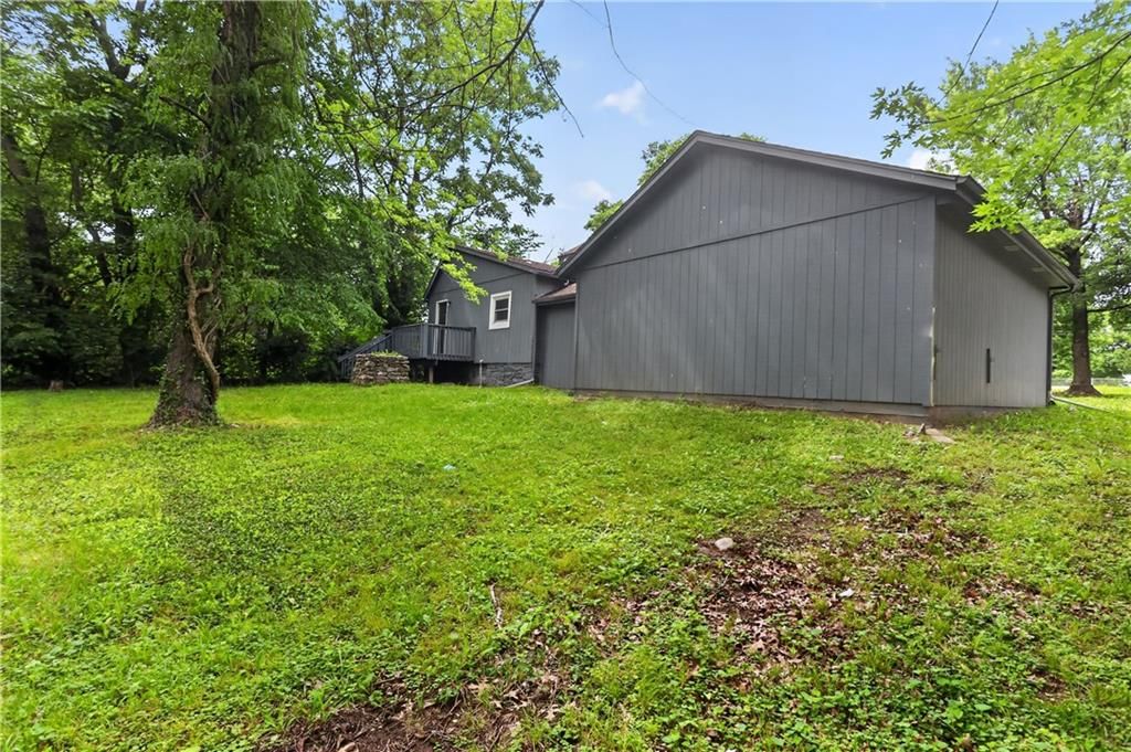 Photo 28 of 30, 8309 E Gregory Boulevard, Kansas City, MO 64131