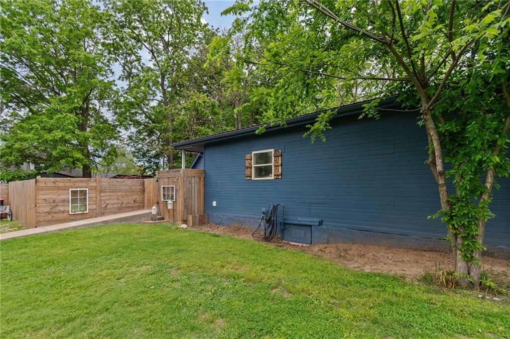 904 St Louis Avenue — photo 24