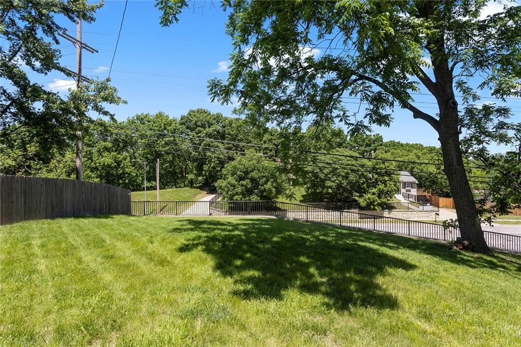 3300 NE 71st Terrace — photo 30