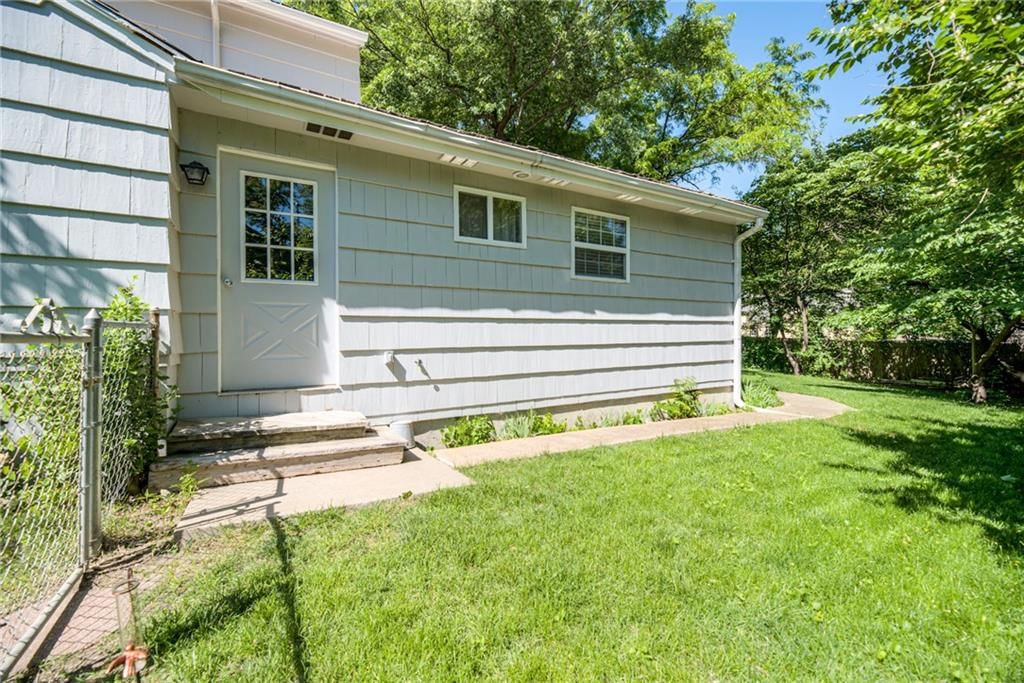 7225 Booth Street — photo 46