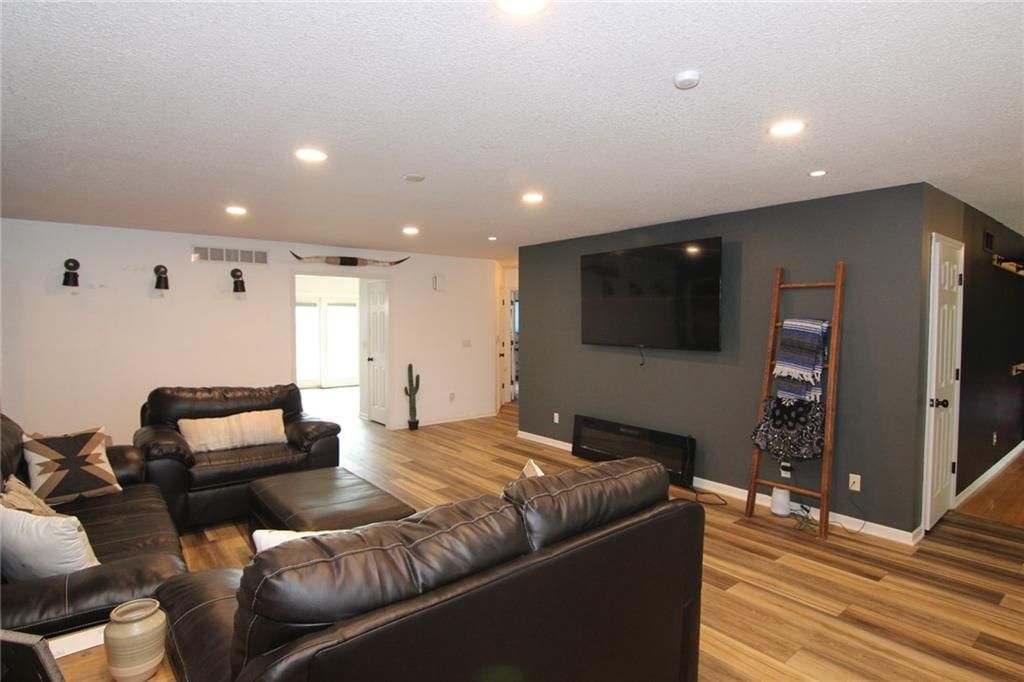 23305 S Hickory Court — photo 3